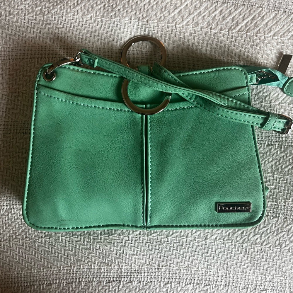 Pouchee Crossbody Travel Bag - Mint Green